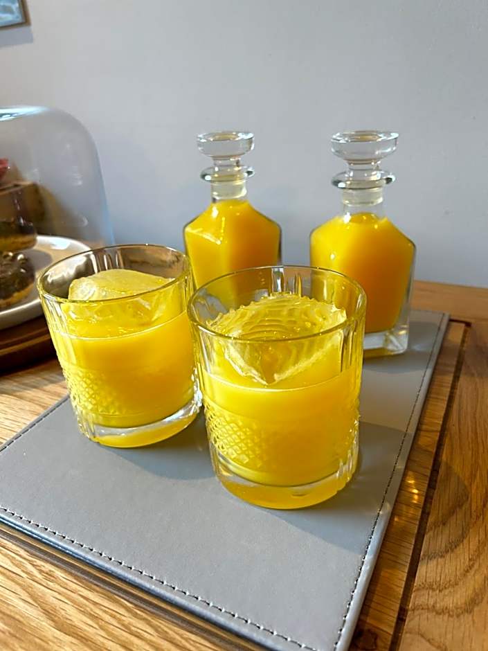 Stansted Airport Stay, Parking and Luxury Suite