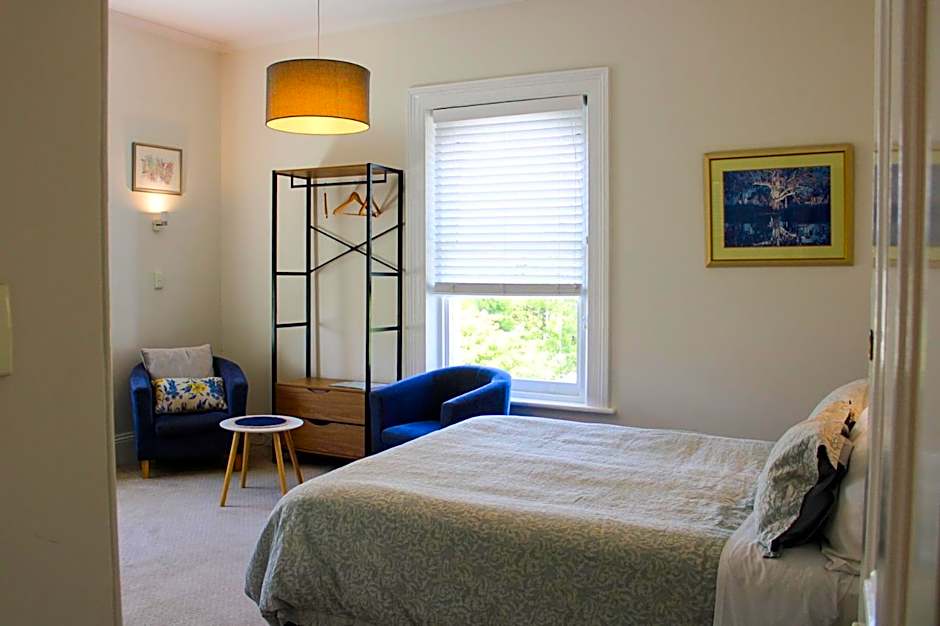 Photo 1 of 7 of Deluxe 1 Queen Bed