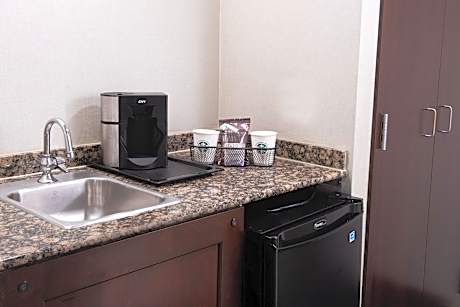 2 Double Beds, Accessible, 1 Bedroom Suite, 2 Double