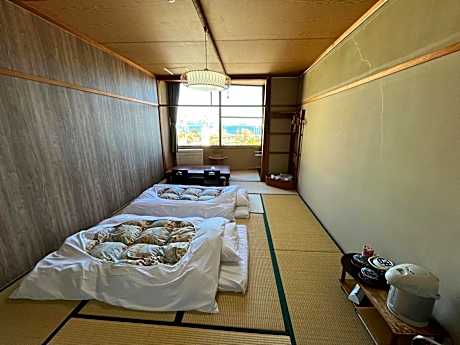 Economy Triple Room with Shared Bathroom