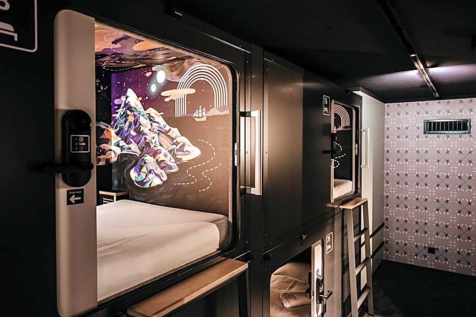 Capsule Hotel - Lucerne Old Town