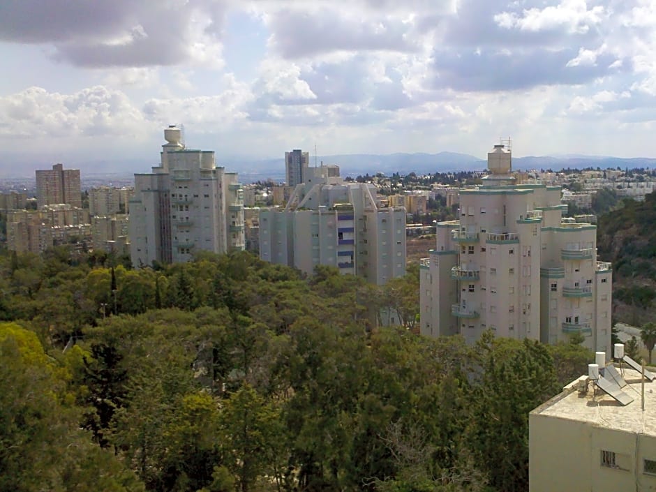 Marom Residence Romema