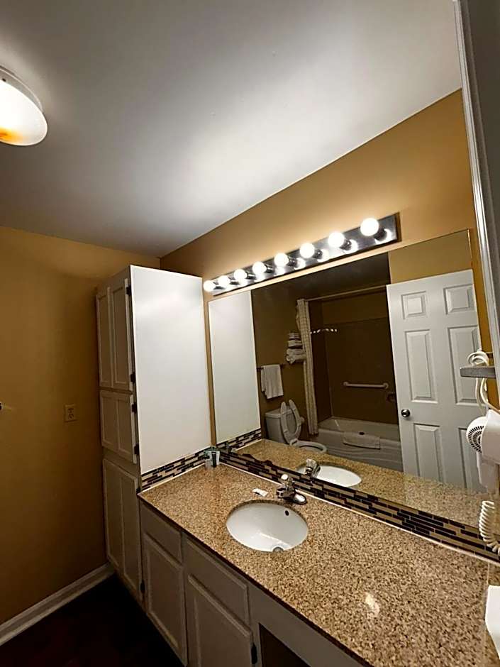 Plantation Oaks Suites & Inn Millington