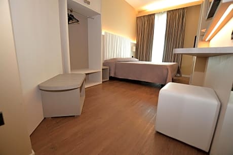 Double Room (1 Adult)
