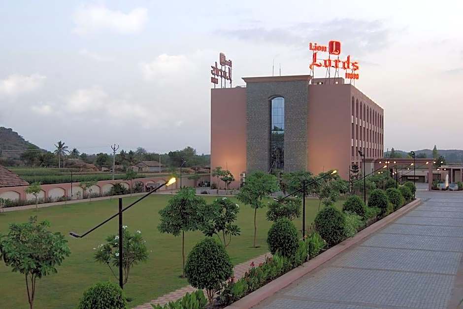 Lion Lords Inn-Rajula