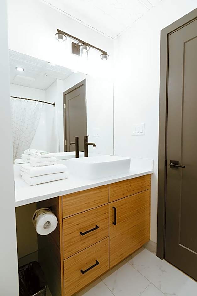 The Flying Steamshovel Inn