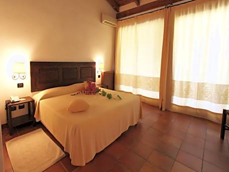 Classic Triple Room (2 Adults + 1 Child)