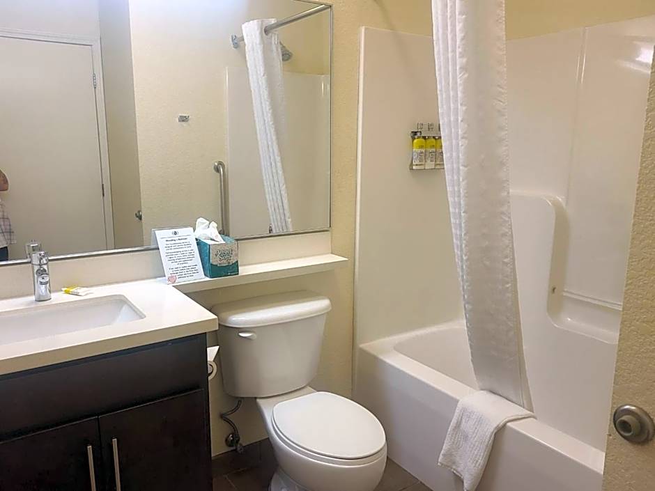 Candlewood Suites Bismarck By IHG