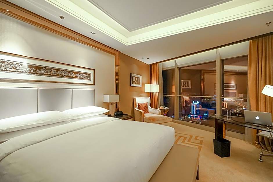 Photo 1 of 6 of Deluxe 1 King Bed Guestroom