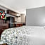 HomeTowne Studios by Red Roof Montgomery - Midtown