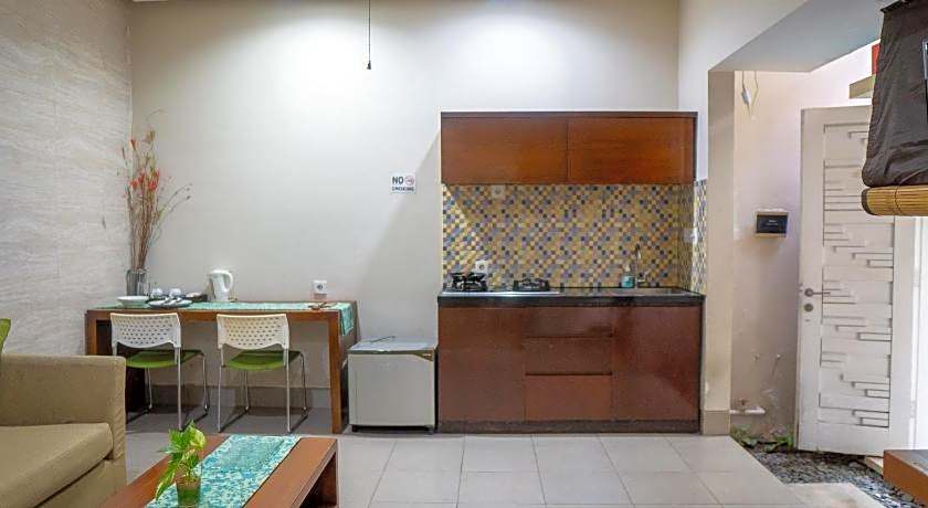 The Green Zhurga Suites