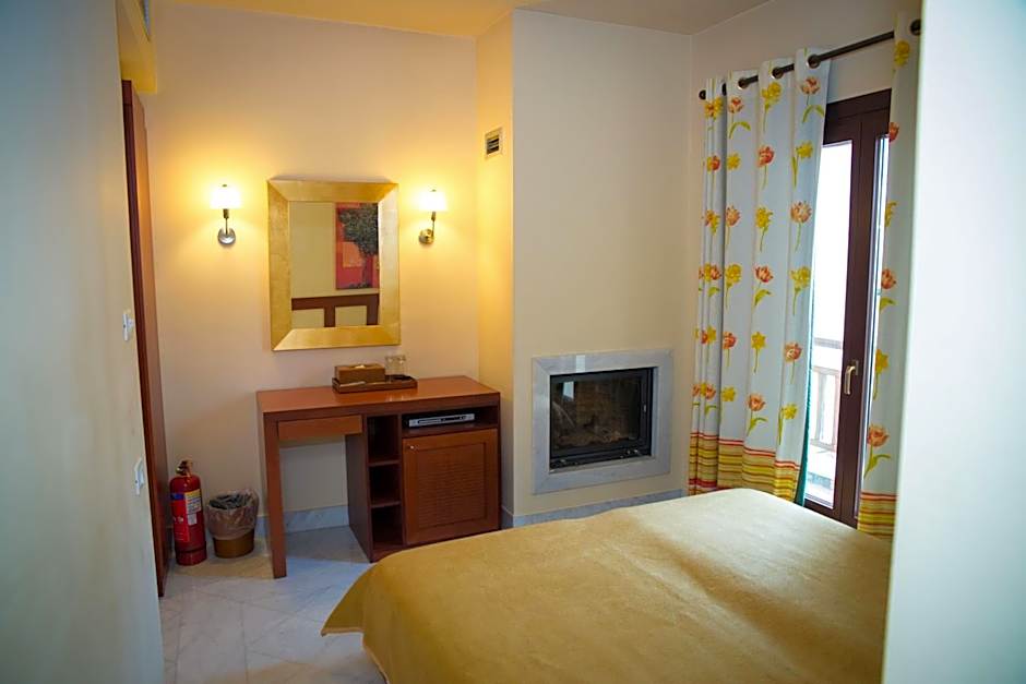Maritsas Hotel & Suites