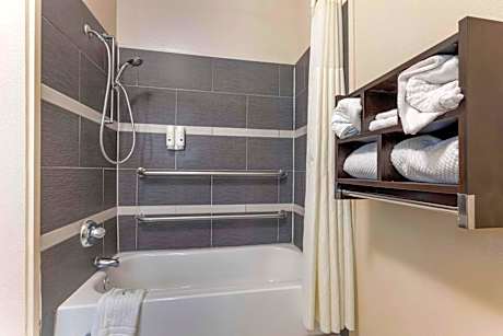 Double Room with Two Double Beds - Disability Access