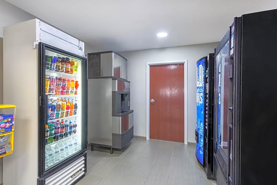 Microtel Inn & Suites by Wyndham Burlington