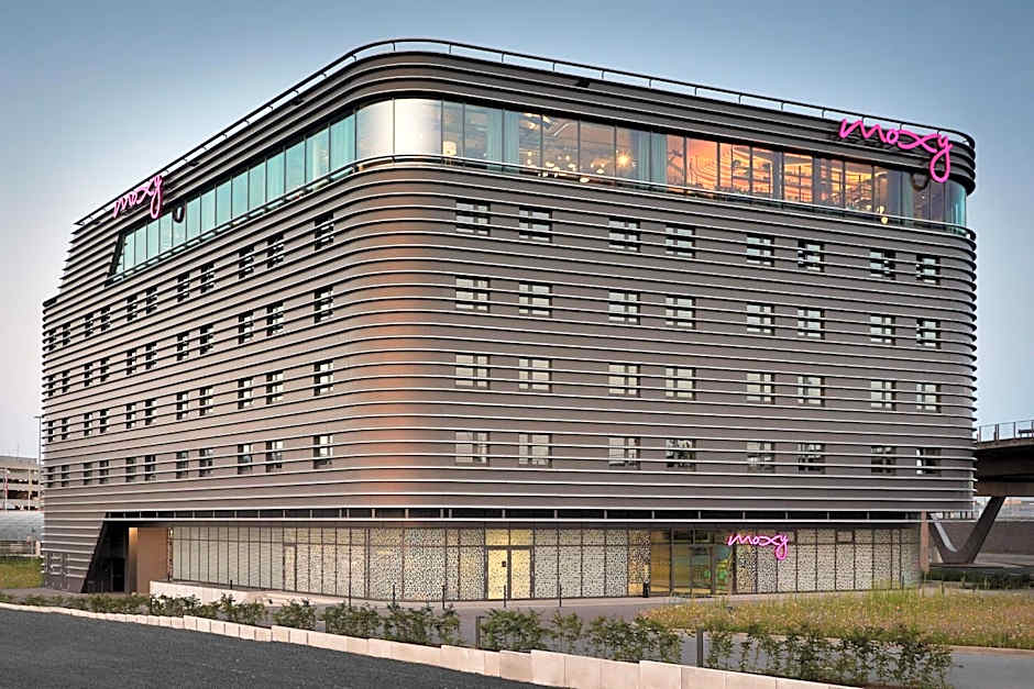 Moxy by Marriott Cologne Bonn Airport
