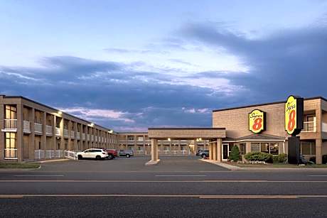 Super 8 by Wyndham Windsor/Dougall