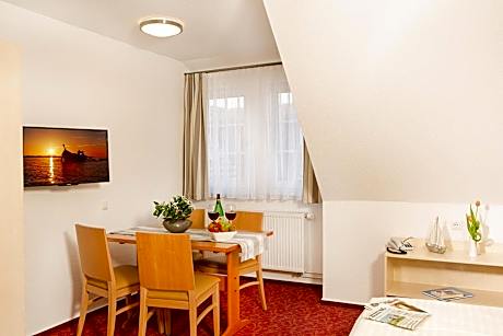 Classic Quadruple Room