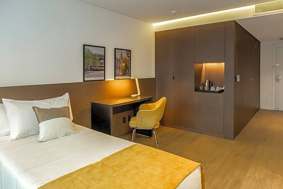 Dazzler by Wyndham La Plata