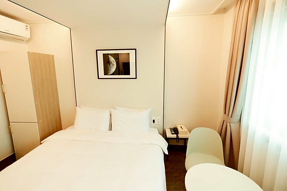 Hotel Myeongji