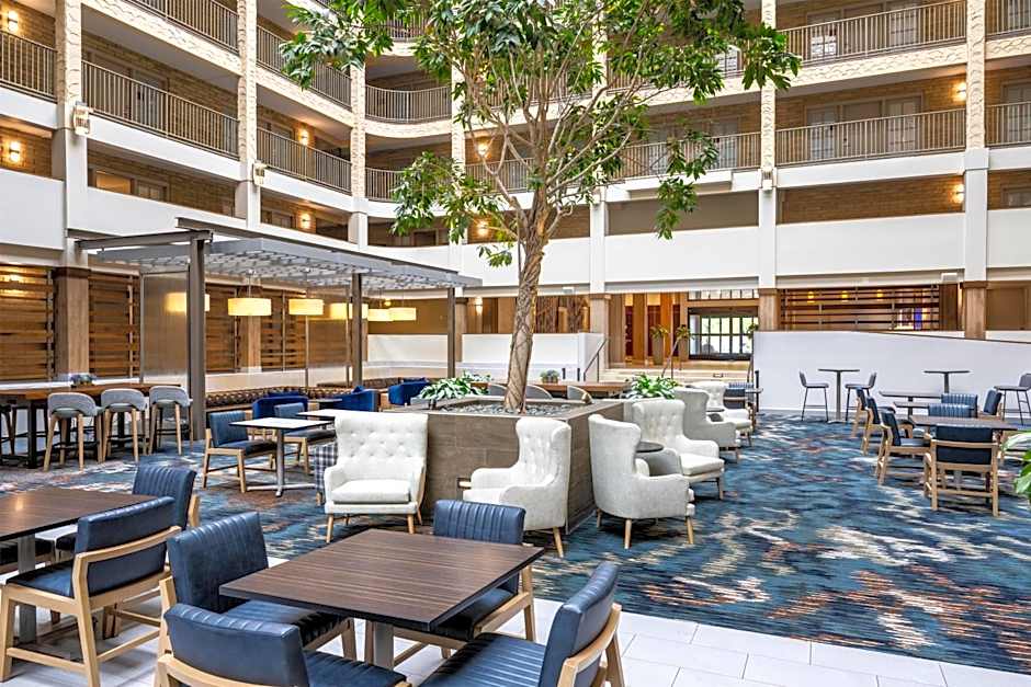 Embassy Suites by Hilton Minneapolis Bloomington Edina