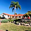 McNevins Warwick Motel
