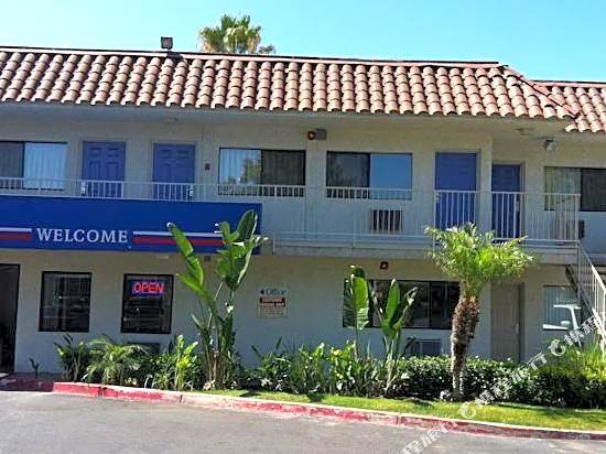 Motel 6 Riverside, CA - UCR East