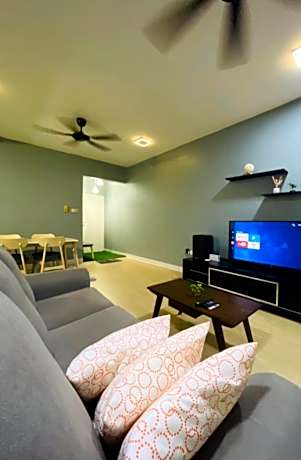 NR Crescent Homestay