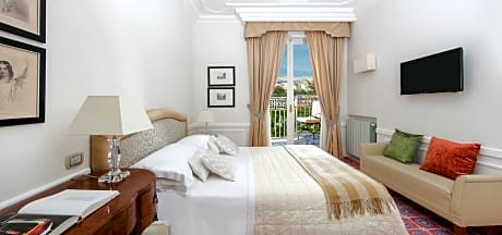 DOUBLE ROOM WITH SEA VIEW AND BALCONY