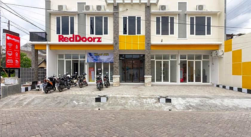 RedDoorz Syariah @ Kebraon