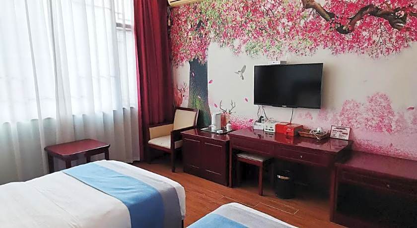 Mount Emei Moon Bay Hotel