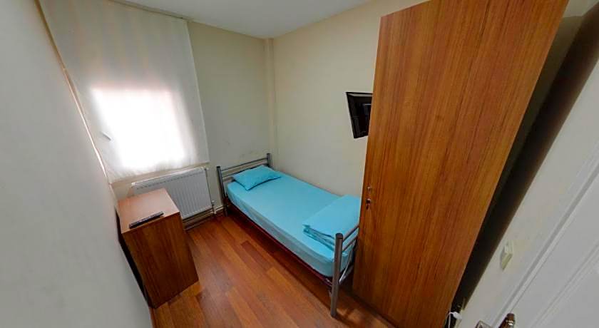 Gökçe Pansiyon - Only men