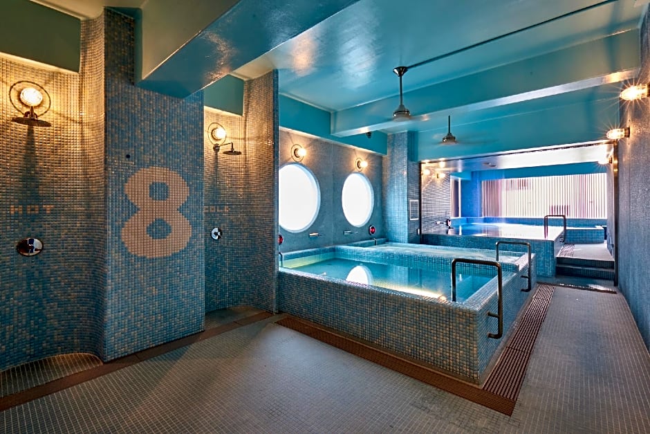 8hotel