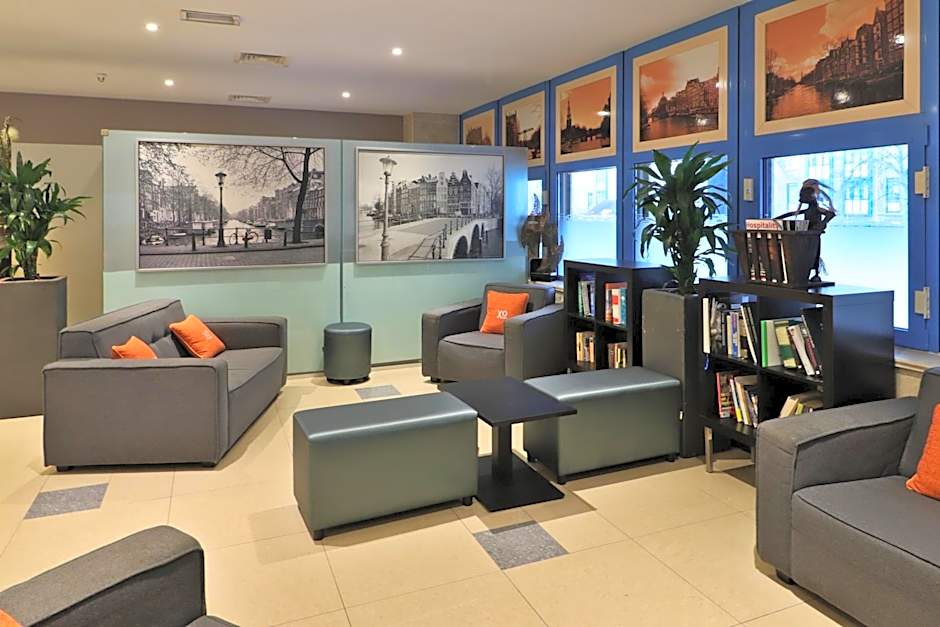 XO Hotels Blue Square