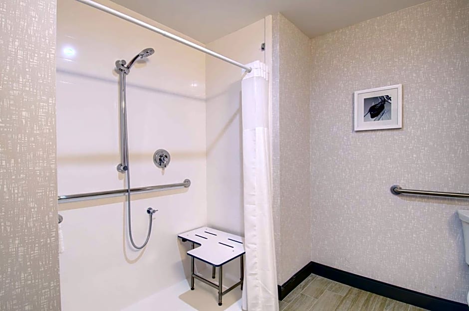 Hampton Inn By Hilton & Suites Portland, ME