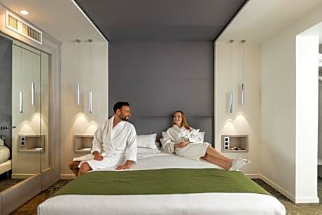 Junior Suite with Garden View