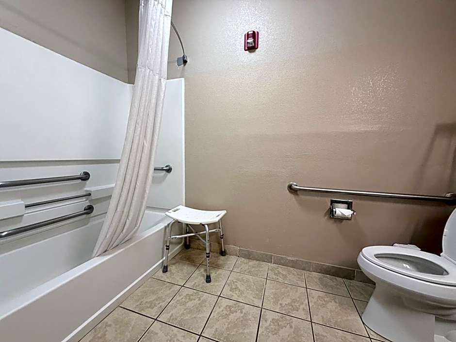 Harmony Hotel, Hernando