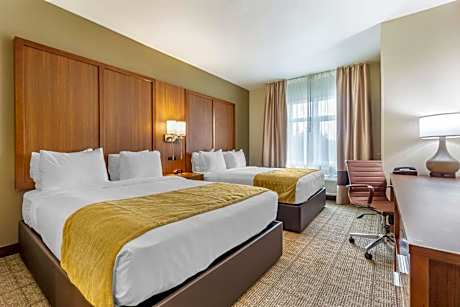 Queen Suite with Two Queen Beds - Non-Smoking