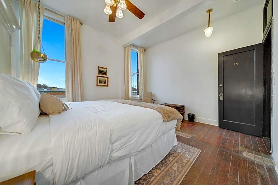 The Historic Grand Canyon Hotel