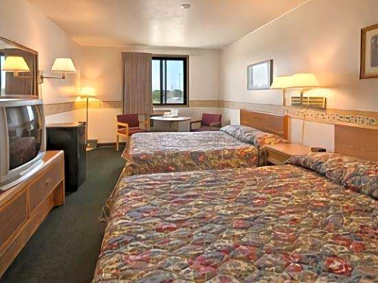 Super 8 by Wyndham Buffalo