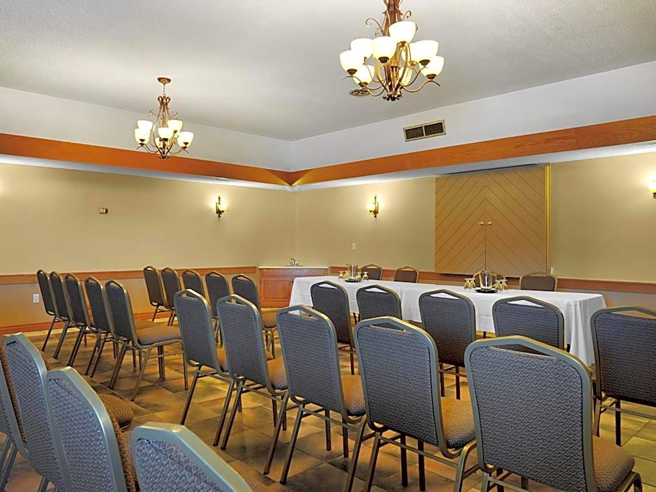 Travelodge by Wyndham Simcoe