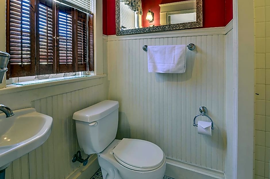Cedars of Williamsburg Bed & Breakfast