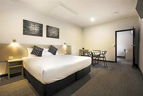 Two-Bedroom Suite with Free Welcome Drink For Two Guests