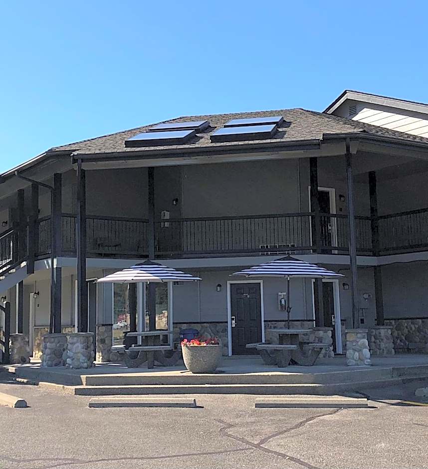 Seasons Motel