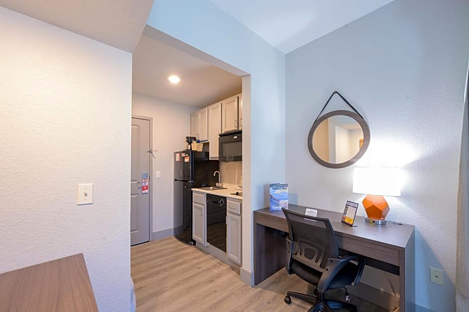 Hawthorn Extended Stay by Wyndham Panama City Beach