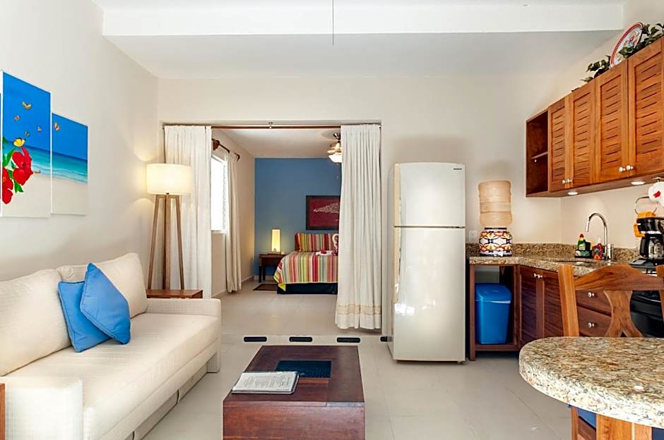 Abbey Del Sol - Beach-steps condos