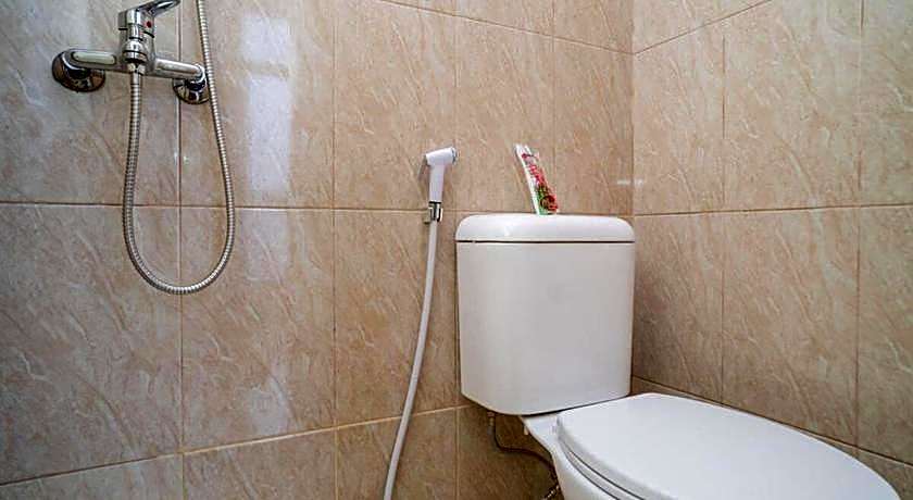 RedDoorz near Stasiun Tangerang