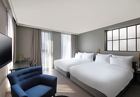 [Night Swimming PKG - Adult Only] Marine Suites with Night Pool Tickets (Check-in from 18:00, Night Pool Access 19:00~22:00)