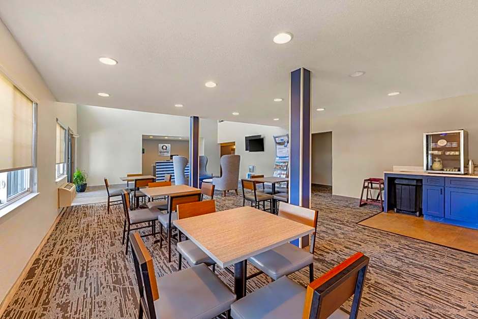 Quality Inn Chesterton near Indiana Dunes National Park I-94