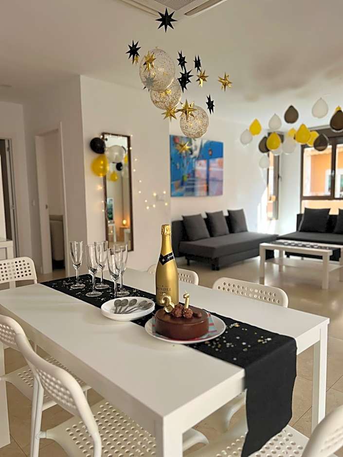 Soho Boho Apartments - with sunny rooftop terrace and fiber optic internet