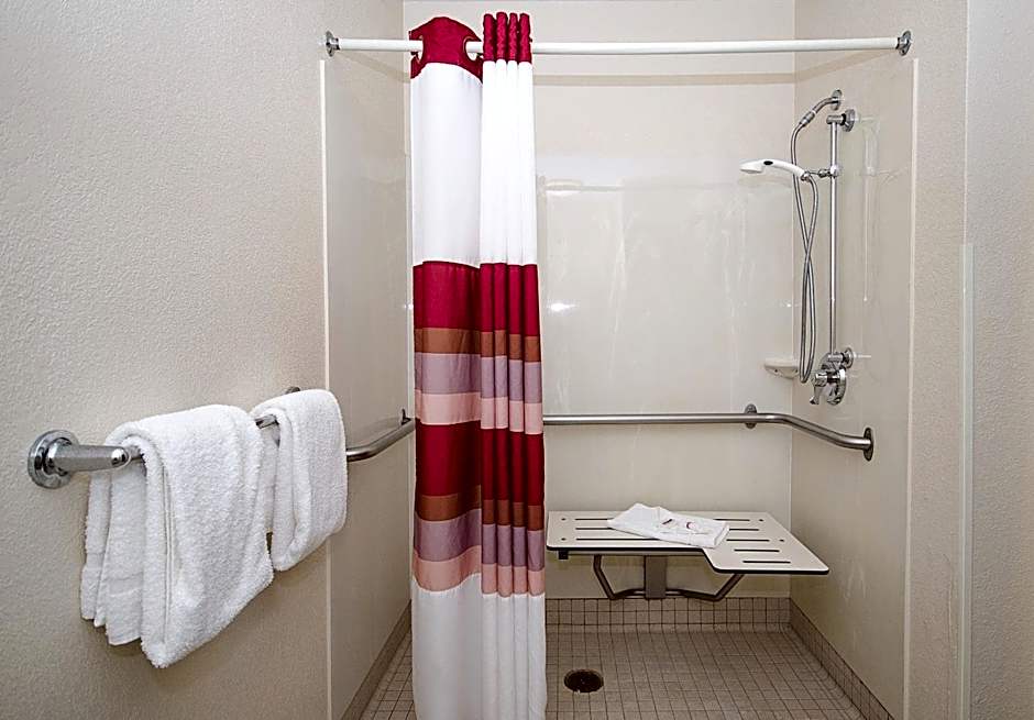 Red Roof Inn Philadelphia - Oxford Valley